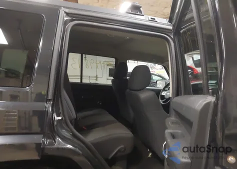 2010 Jeep Commander Sport z USA, uszkodzony, nr VIN 1J4RG4GK8AC128966